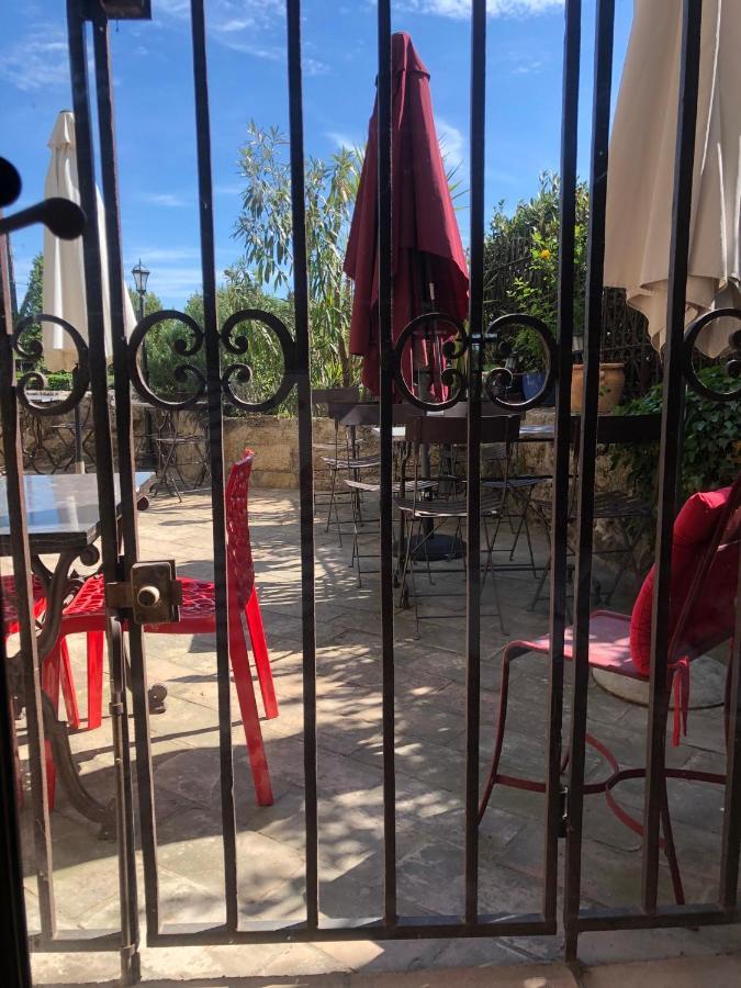 Au Bout Du Pre Hotel Pezenas Exterior photo